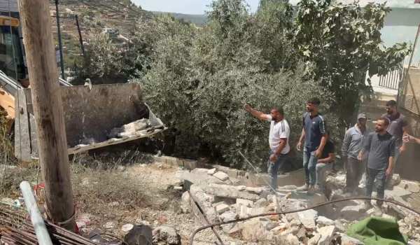 Israeli Forces Demolish Homes and Struct...