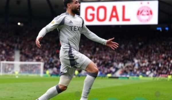 Palestinian striker Oday Dabbagh breaks ...